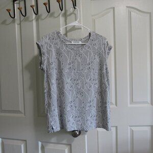 Gray & White Cap Sleeve Top Size Medium
